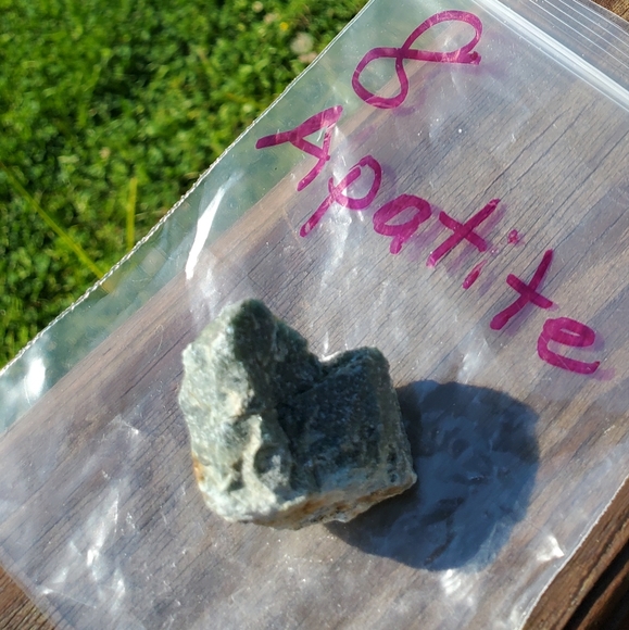 #8 Raw Apatite Crystal - Picture 9 of 10